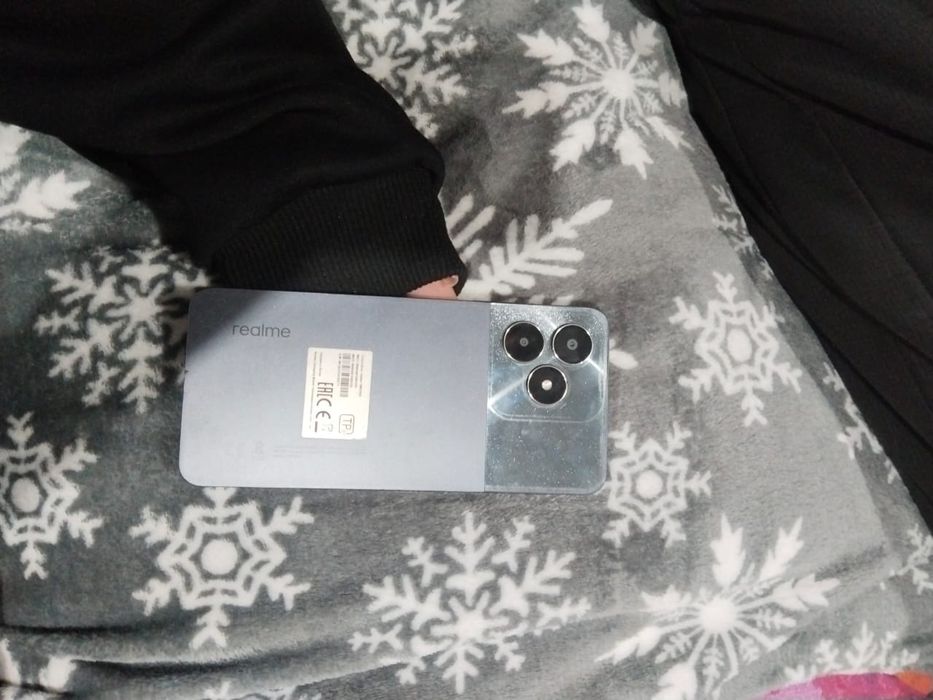 Телефон Realmi note 50