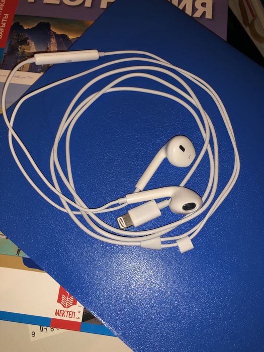 Наушники айфон Lightning EarPods