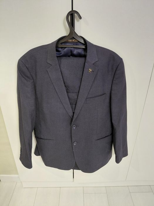 Продаётся костюм