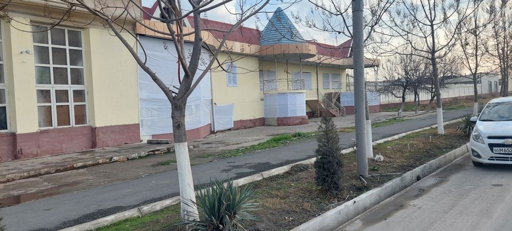 Йул буйида нотурар бино сотилади
