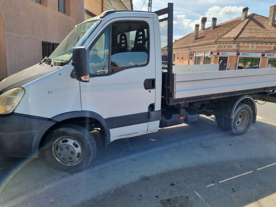 Vând Iveco daily basculabil