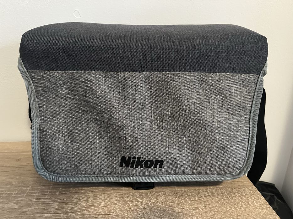 Nikon D5300 с китов обектив + чантичка