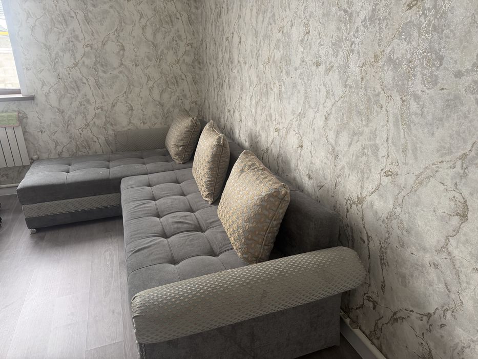 Продам диван б/у , 3 метра