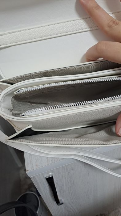 Ayollar sumkasi sotiladi