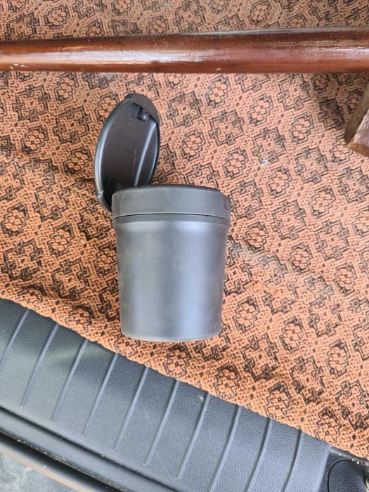 автомобильная пепельница