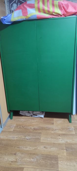 Продам Шкаф и тумбочку