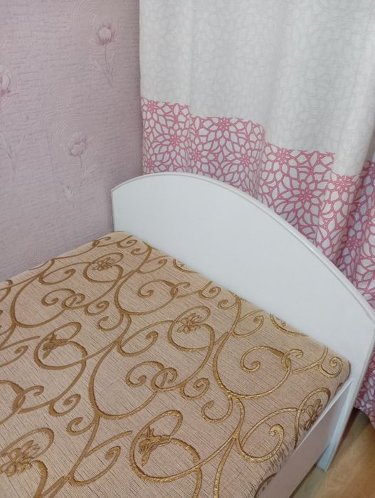 Кровать для спальни