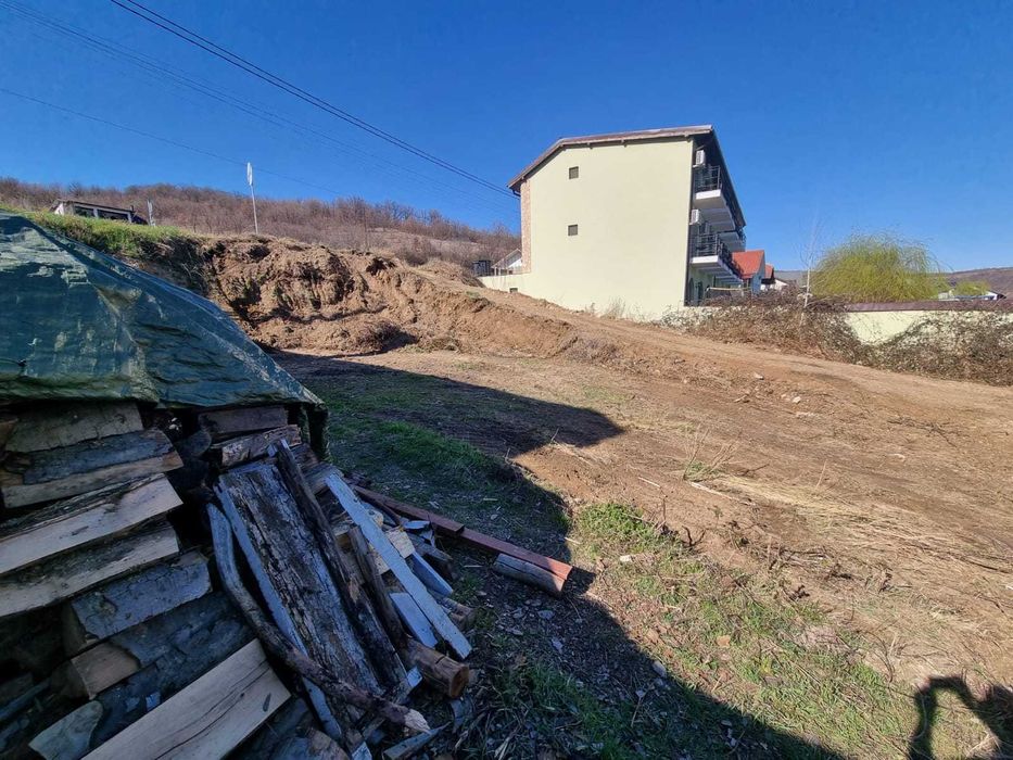 Teren intravilan Eselnita Clisura Dunarii 1200mp