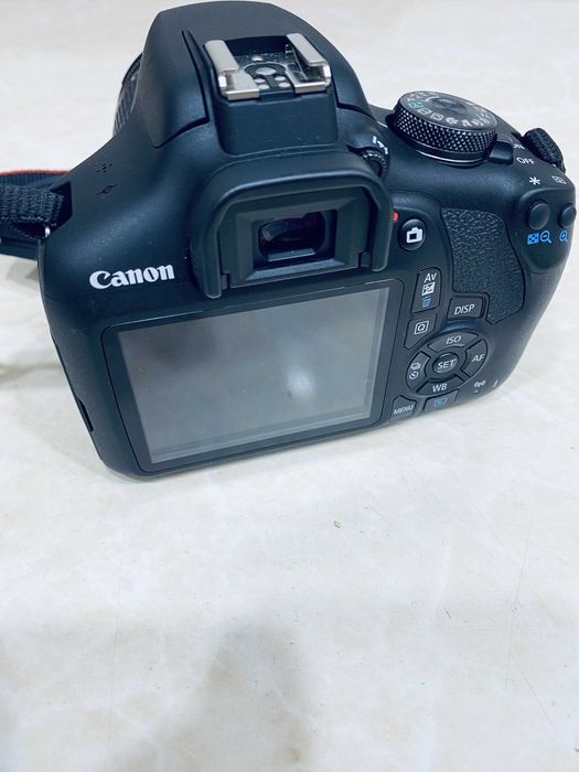 Canon EOS 2000D kit 18-55mm IS II