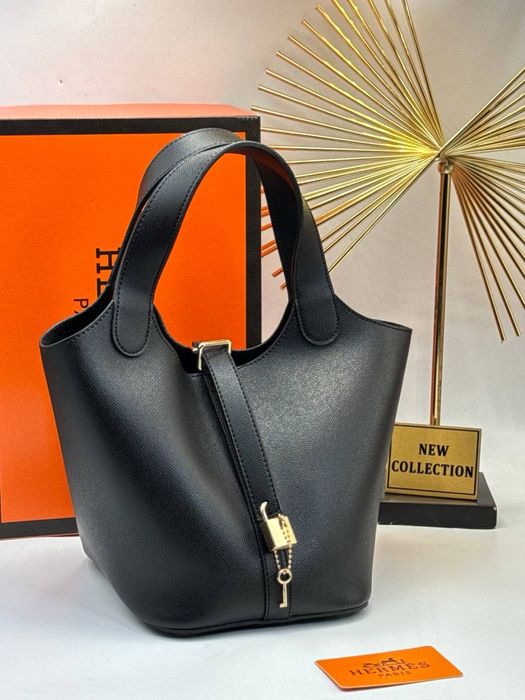 Geanta Hermes noua !!! Dimensiuni 34/21 !!!