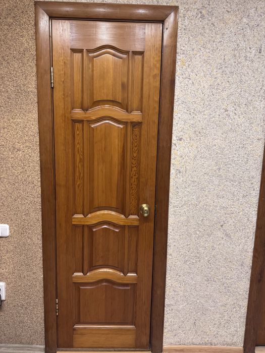Двери из чистого дерева