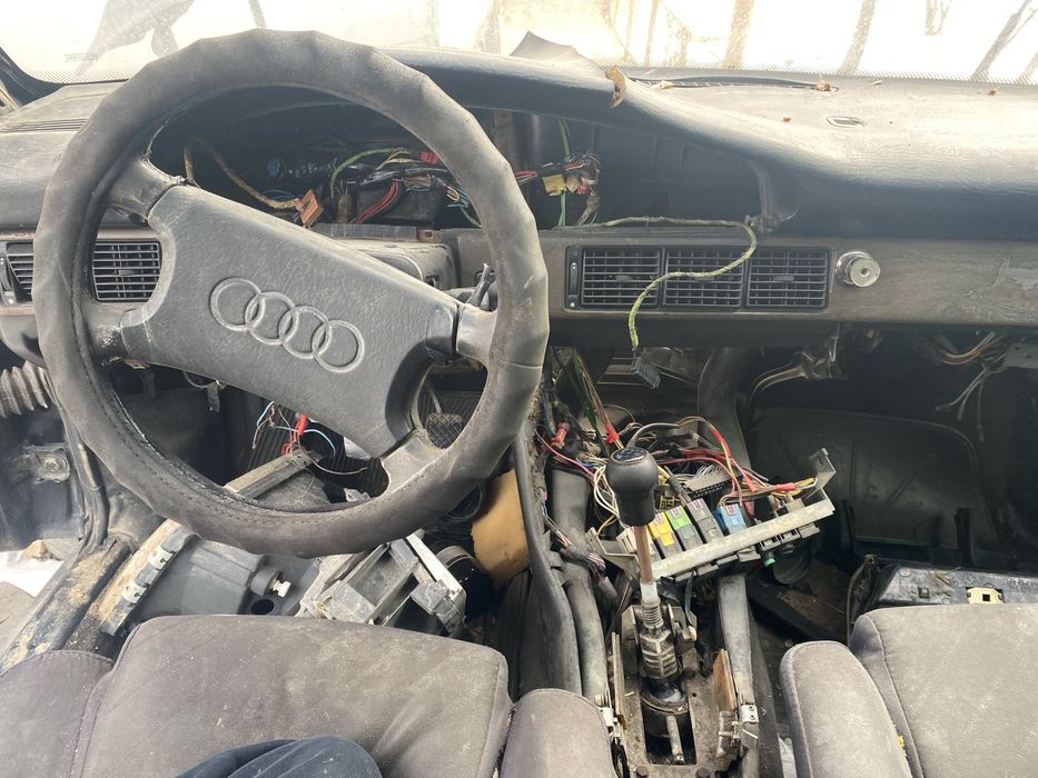 Продам авто ауди 100 универсал на запчясти