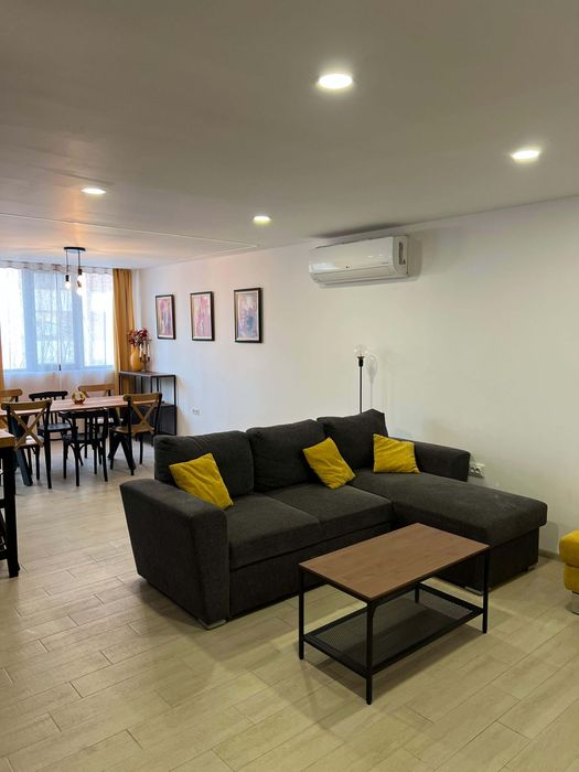 Напълно обзаведен тристаен апартамент