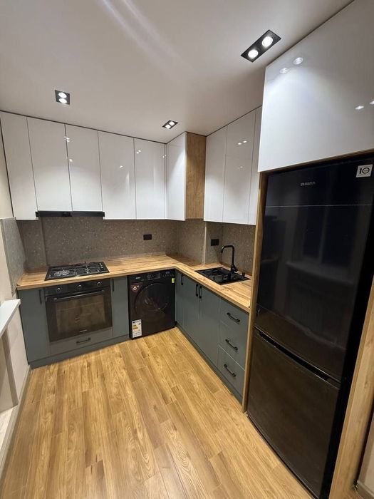 Новомосковская квартира 2хКомнатная 1 этаж Стадион Старт не торцевая