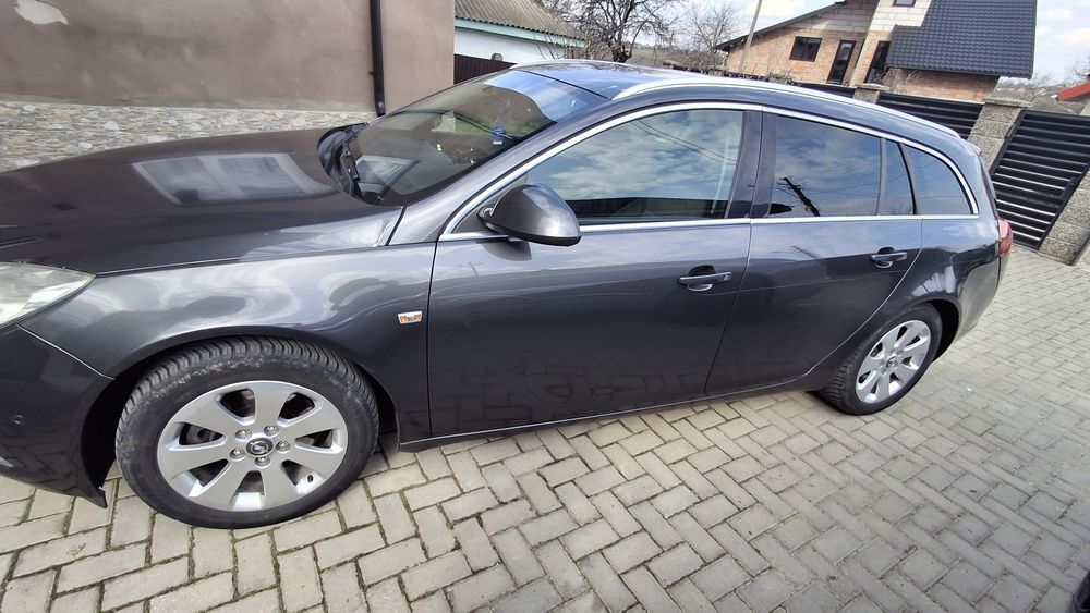 Vând Opel insignia 2.0 diesel