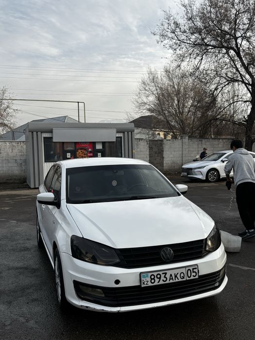 Поло седан ! В отличном состоянии !