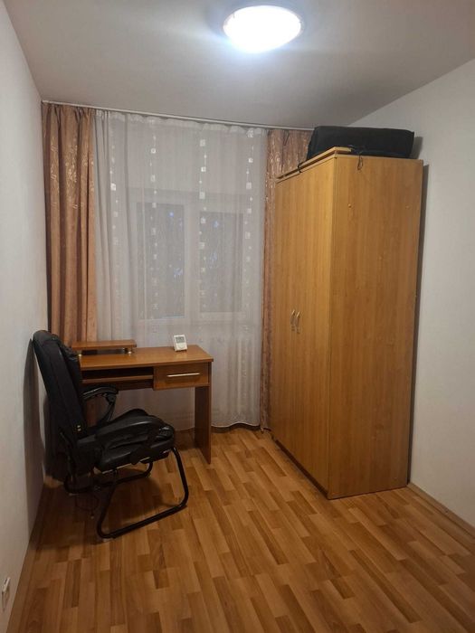 Apartament 3 camere, decomandat, Strada Savinesti, Etaj 1, Tg Jiu