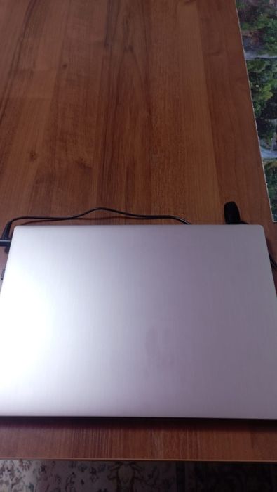 Ноутбук "LENOVO"