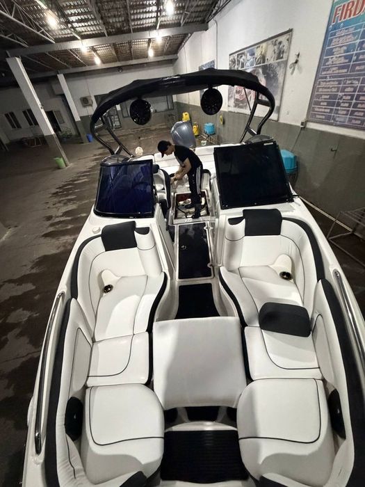 Kater Yamaha 242 Limited S, motor Yamaha F350