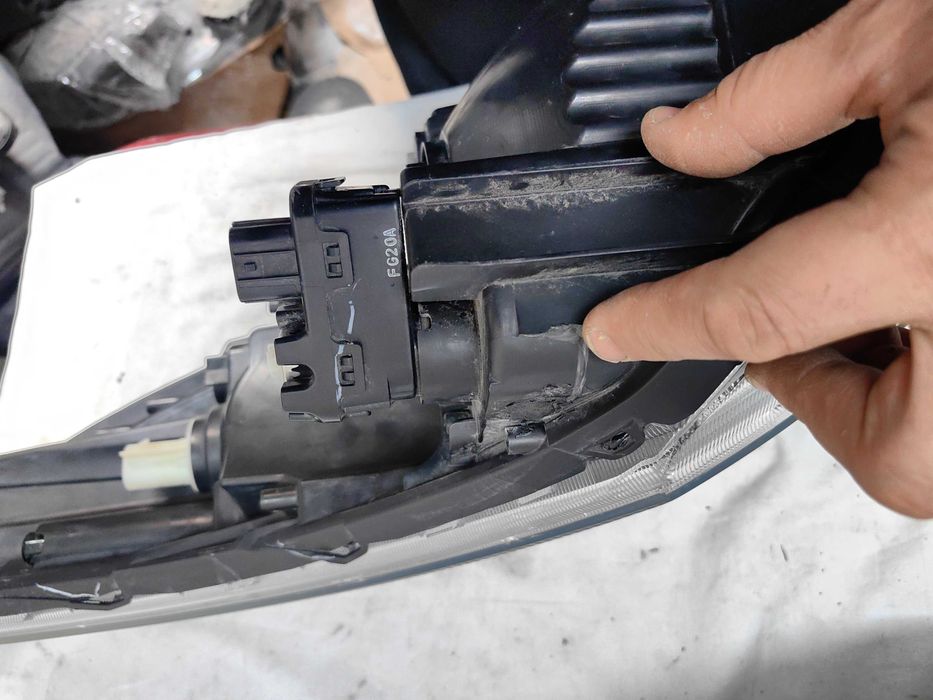 Оригинални  фарове Сузуки Суифт  Suzuki Swift