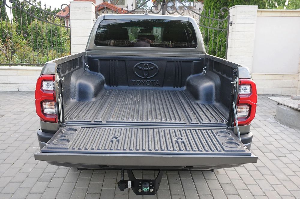 Toyota Hilux DoubleCab 2021 2.8D 204 CP Clima Piele Navi Camera, 60.000 km/Garantie