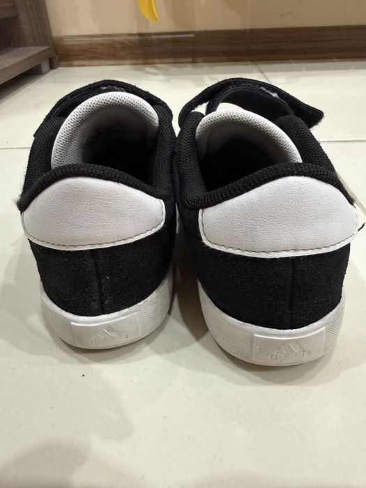 Детски кецове adidas ..
