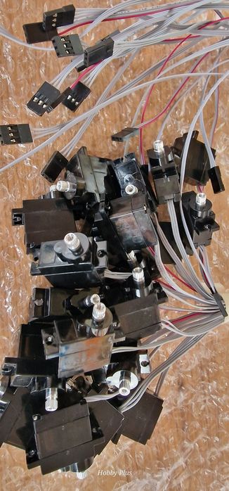 ЧАСТИ за лодки за захранка - мотори, перки и др.