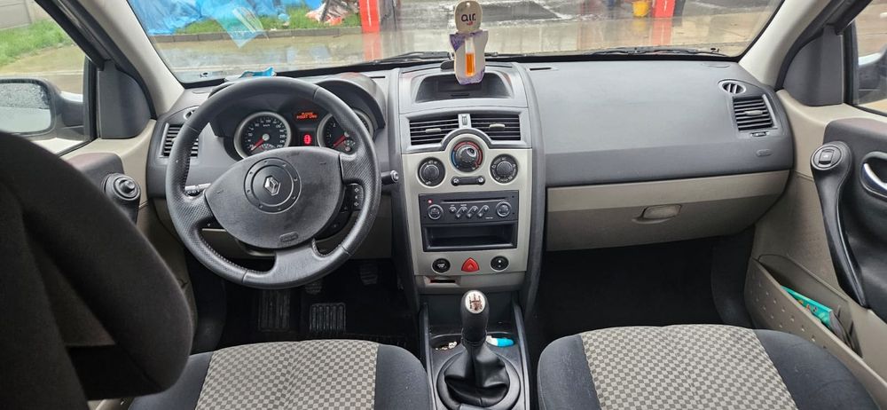 Vând Renault Megane 16benzina