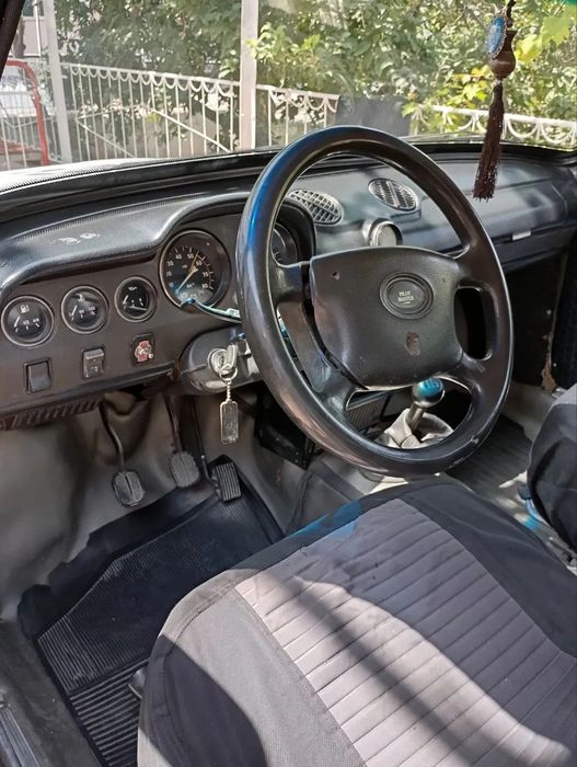 Ваз 21:06 срочно сотилади