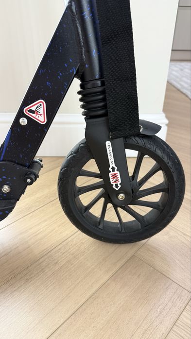 Самокат, подойдет для подарка ребенку