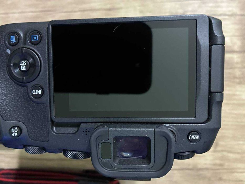 Canon r8 kit(RF 24-105 IS STM)