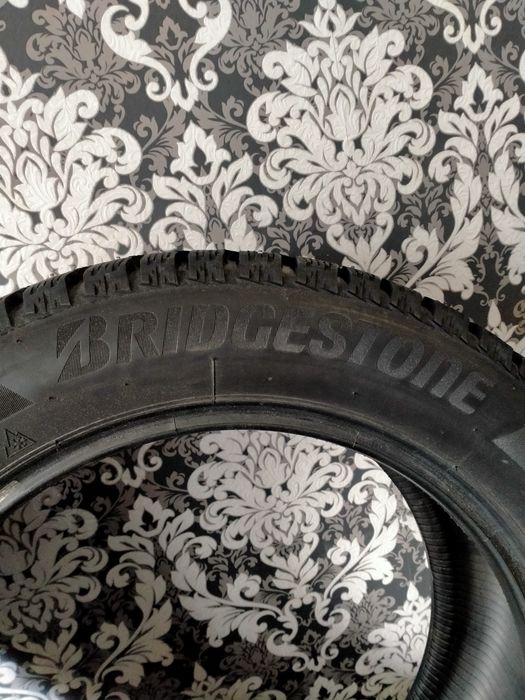Продам шины зимние 205/55/16