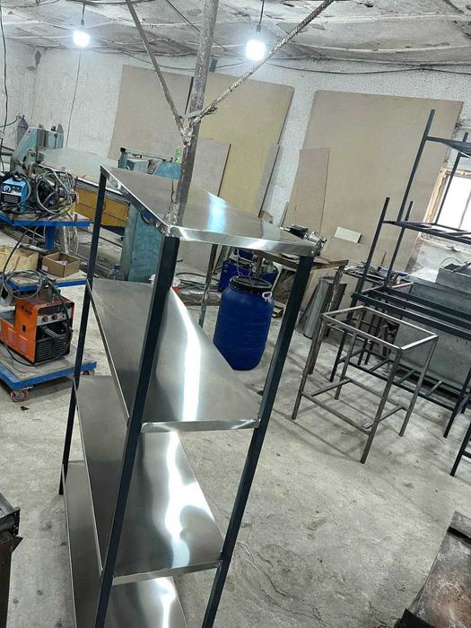 Stelaj iz prochnoh materyala Nerjaveka