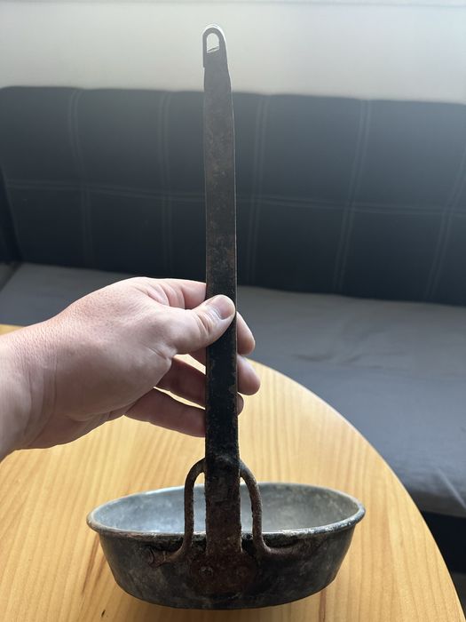 Много запазен стар,меден тиган!