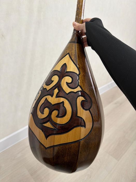 домбыра с чехлом, б/у