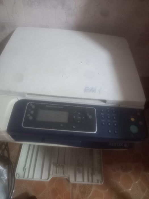 Продам принтера дёшево и монитор с шнурами рабочий