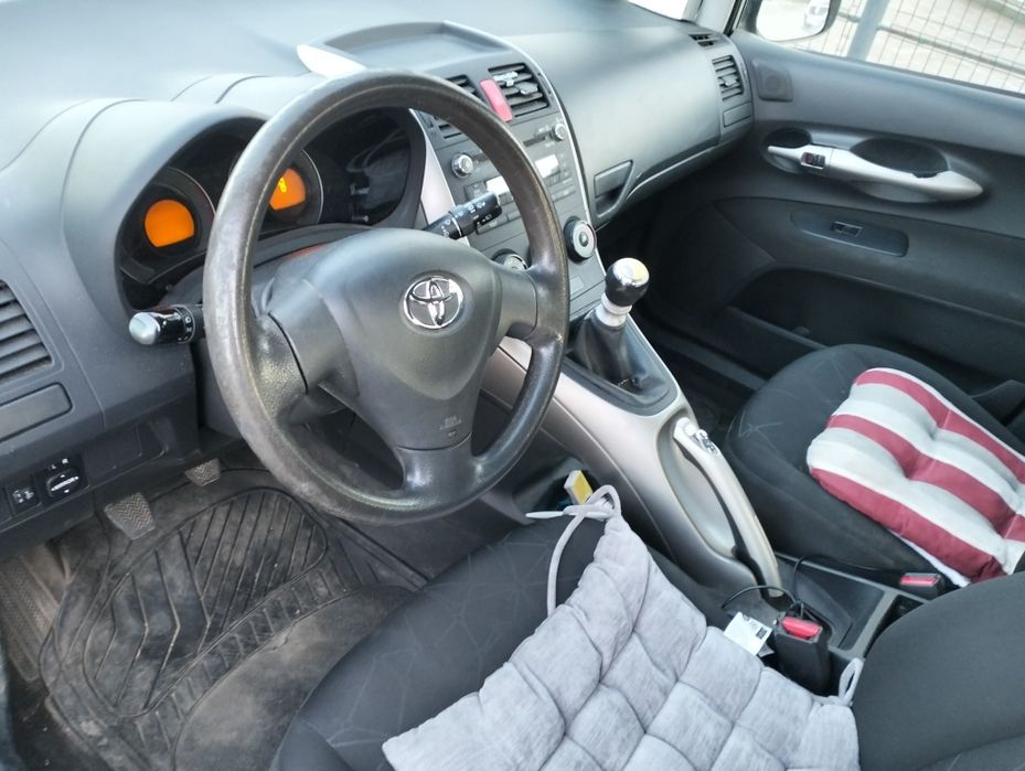Vând Toyota Auris
