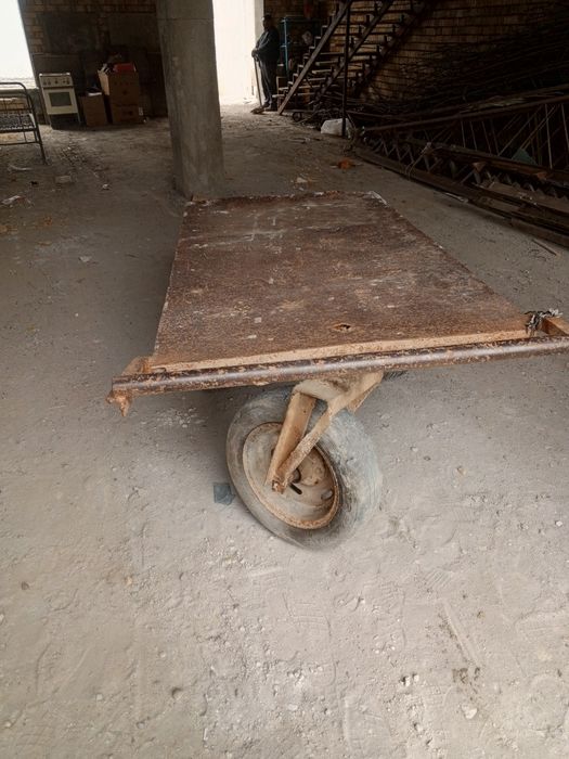 Tachka 3 balonli sotiladi holati yaxshi hamma joyi butun