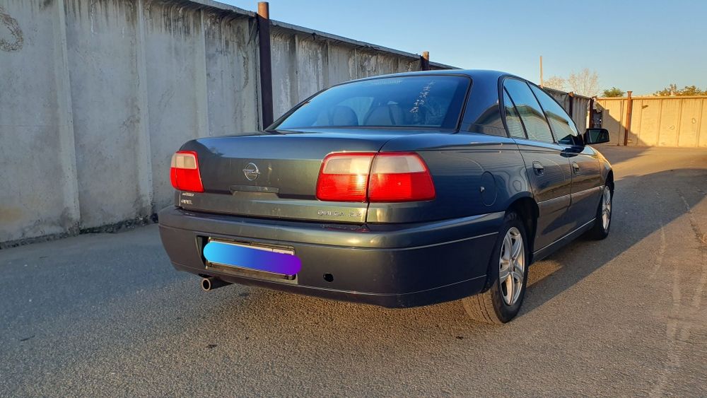 Опель Омега Б автомат
