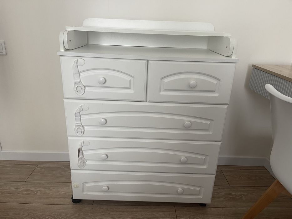 Комод (пеленальный стол) для младенца в отличном состояний