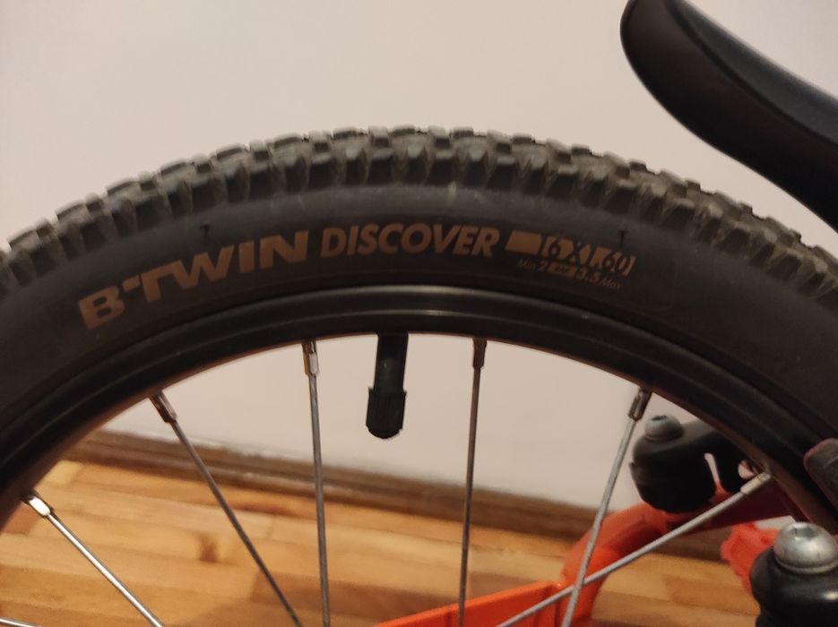 Bicicletă copii b'twin 16 inch, stare foarte bună, cu accesorii