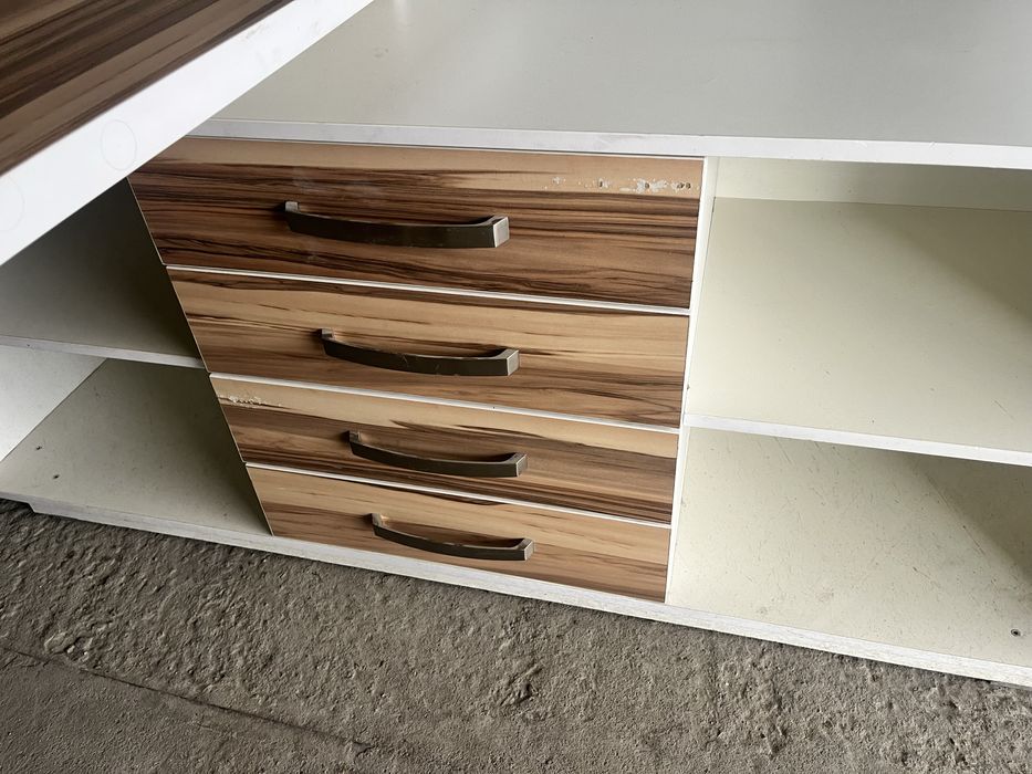 Продам стол офисный