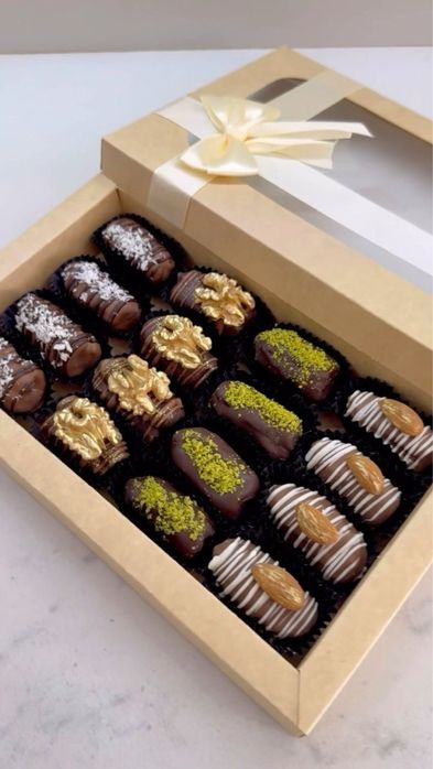 Финики в шоколаде