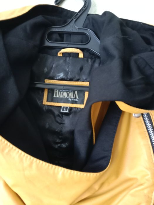 Кожаная женская куртка