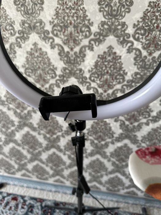 Продам кольцевую лампу