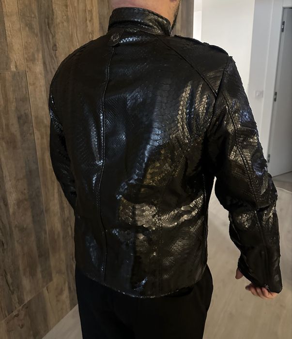 Geaca de piele din piton