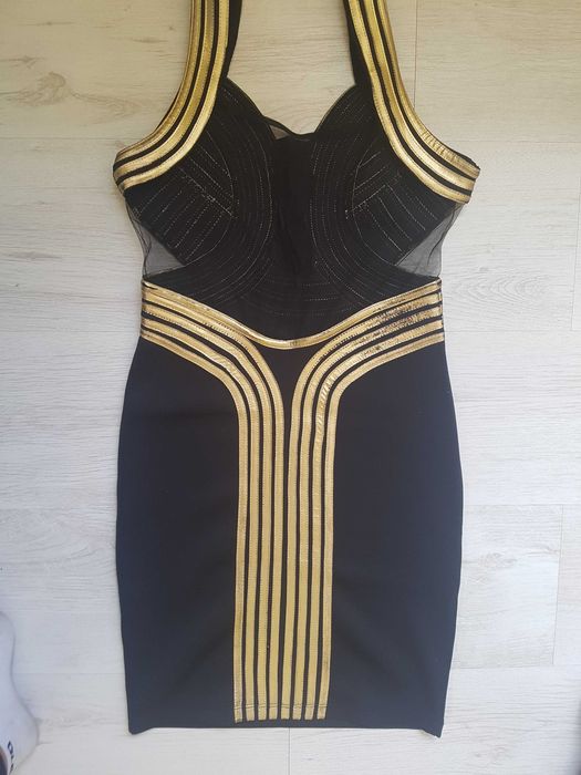 Уникална рокля ..