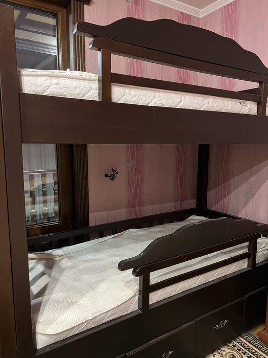 Детская двухъярусная кровать