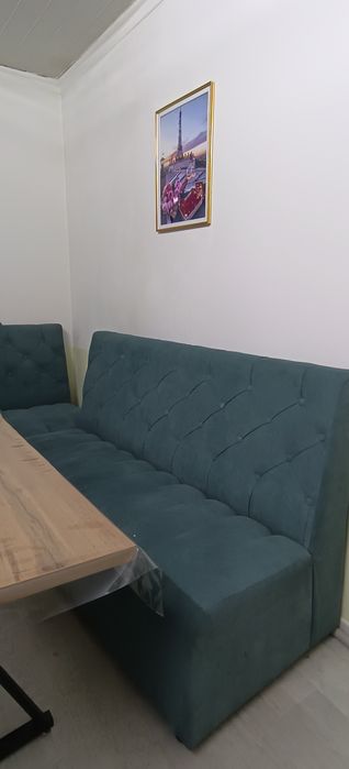 Диван и стулья хорошо