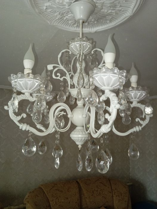 Продам люстру 5 рожковую